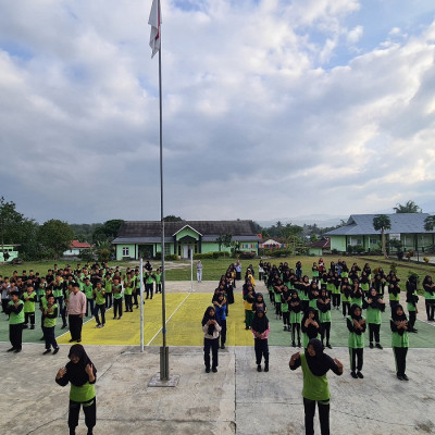 Senam Pagi MTs Muhammadiyah Curup: Upaya Meningkatkan Kesehatan Fisik dan Konsentrasi Siswa