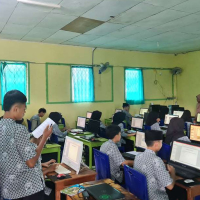 Pemanfaatan Laboratorium Komputer MTs Muhammadiyah Curup dalam Meningkatkan Keterampilan Siswa di Era Digital