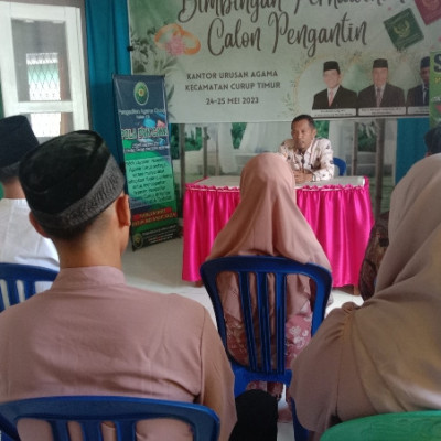 Kepala KUA Kecamatan Curup Timur Berikan Penasehatan Pra Nikah