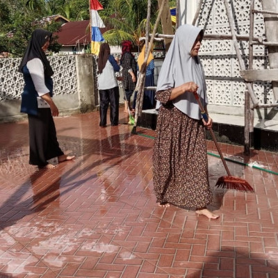 Persiapan Triwulan BKMT : KUA Air Periukan Berperan dalam Memebersihkan Masjid