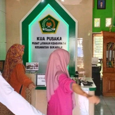 Manfaatkan Fasilitas, KUA Kecamatan Sukaraja Olah Kebugaran Jum'at Pagi