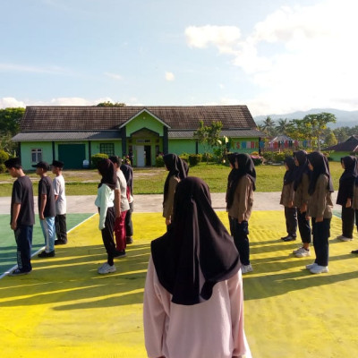 Latihan Baris-Berbaris di MTs Muhammadiyah Curup: Tingkatkan Konsentrasi dan Kekompakan Siswa