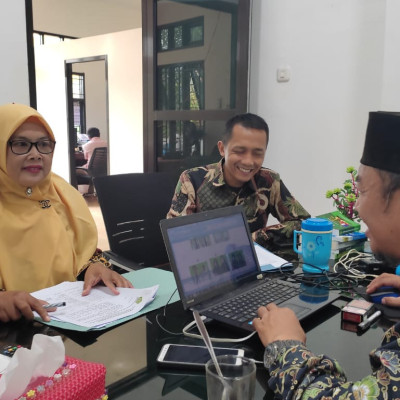 Supervisi Tim BMN Kemenag Benteng Terkait Update Pendataan Inventaris Kantor di KUA Taba Penanjung