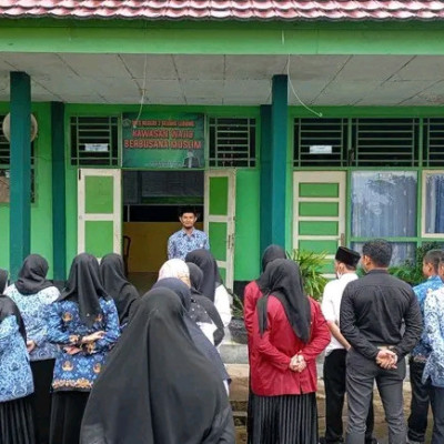 Kepala Perpustakaan MTsN 2 Rejang Lebong Ajak Karyawan Tingkatkan Minat Baca