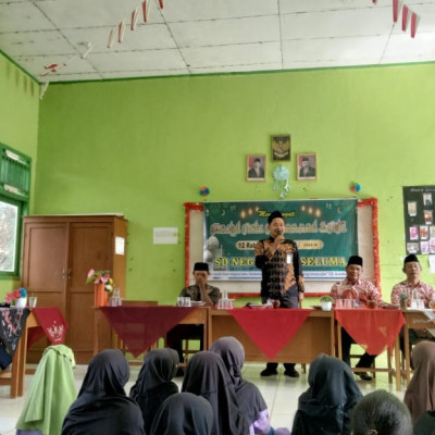 Penyuluh Agama Islam Kecamatan Air Periukan Isi Ceramah Peringatan Maulid Nabi Muhammad SAW 1446 H di SDN 179