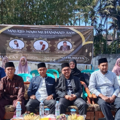 Maulid Nabi Muhammad : PAI Kecamatan CurupTimur Sampaikan Tausyiah di MTS Bunayya