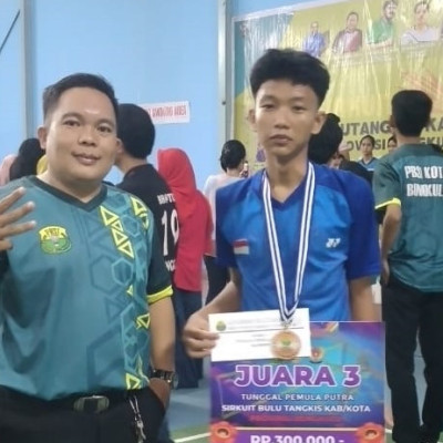 Farhan Asvie Pratama Raih Perunggu Pada Sirkuit Bulutangkis Tingkat Provinsi 2024