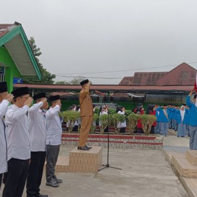 Upacara, MAN 2 Kepahiang Undang Lurah Ps. Ujung Jadi  Pembina Upacara