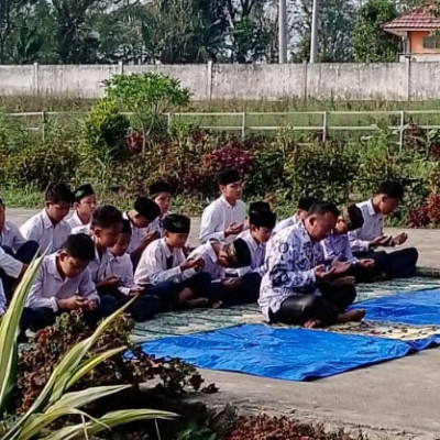 Menjelang Assesmen STS, MTsN 2 Fillial Rejang Lebong Gelar Doa Bersama