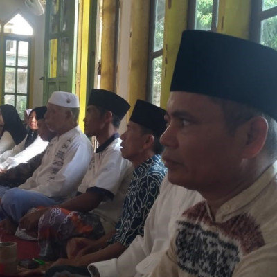 Penyuluh Agama Islam KUA Kecamatan  Sukaraja  Mengisi Tausiyah Pada Maulid Nabi Di Masjid Darussalam