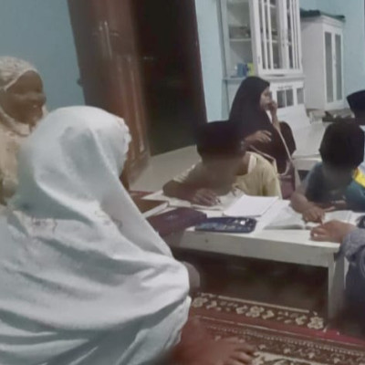 Dengan Penuh Antusias Penyuluh Agama Islam KUA Kecamatan Air Periukan Tak Bosan-Bosan Berikan Penguatan Agama Pada Santri TPQ Binaan