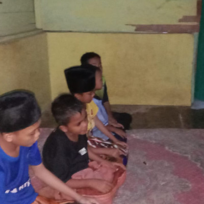 Penyuluh Agama Islam Praktekan Batasan Bacaan Tahyat Awal Dalam Sholat Pada Anak TPQ Al- Ikhlas