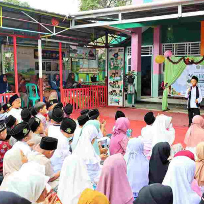 Aksi Dai Cilik MIN 1 Rejang Lebong Memukau di Peringatan Maulid Nabi