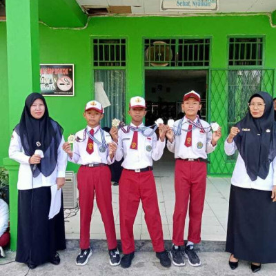 Gemilang Di Ajang Karate, Siswa MIN 2 BS Raih 6 Meadli