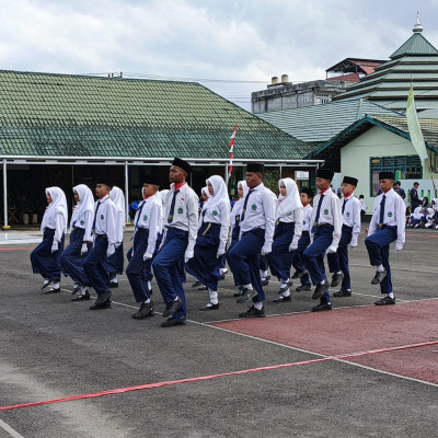 Semarakkan HUT TNI Ke-79 , MTs Nurul Kamal Sambirejo Ikuti Lomba PBB