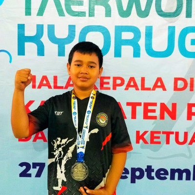 Siswa MIN 1 Rejang Lebong Raih Medali Perak di Kejuaraan Taekwondo Championship