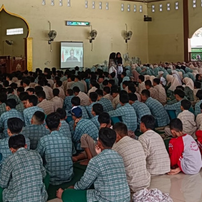 Ingatkan Sejarah, MTsN 1 KoBe Gelar Nobar Film G30S PKI