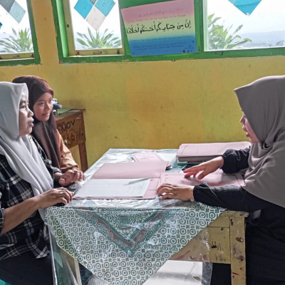 MTsN 2 Rejang Lebong Laksanakan Pembagian Raport STS dengan Metode Konsultasi