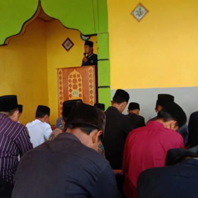 Bentuk Karakter SIswa, MTsN 2 Rejang Lebong Gelar Ibadah Shalat Jum’at di Lingkungan Madrasah