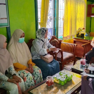 Mencegah Penyebaran DBD: Dinas Kesehatan Gelar Sosialisasi Fogging di MIS Muhammadiyah 14 Talang Ulu