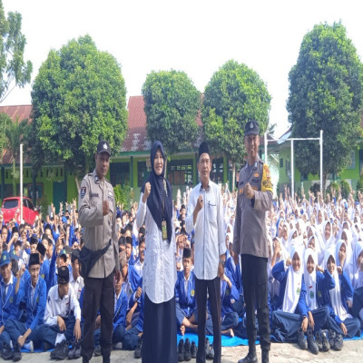 Hindari Tawuran dan Geng Motor, Tim Polsek Kampung Melayu Pembinaan di MTsN 2 Kobe