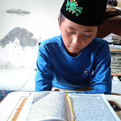 Meningkatkan Kemampuan Bacaan Al-Qur'an: PAI KUA Curup Utara Bimbing Anak-anak Villa Malaya dengan Ilmu Tajwid