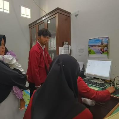 Operator SIMKAH KUA Curup Utara Latih Mahasiswa KPI dalam Pengelolaan Data Pernikahan