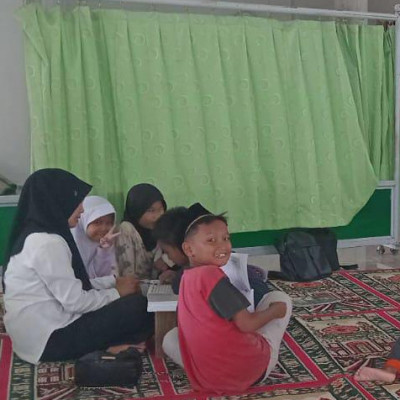 Kolaborasi Penyuluh Agama Islam Bersama Penghulu KUA Kecamatan Air Periukan Semangat Gelar Penyuluhan Baca Iqra' Dan Al-Qur'an di TPQ Al-Ikhlas