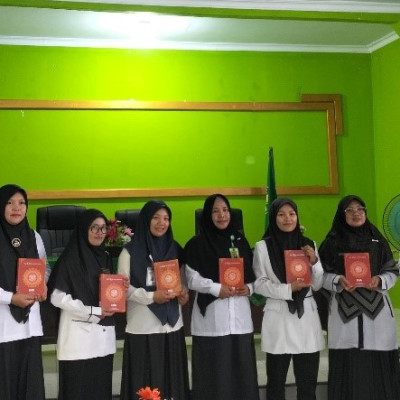 Terima Wakaf Al-Qur'an, Penyuluh Agama Islam KUA Kecamatan Sukaraja siap salurkan ke Santri TPQ/MDTA Binaan