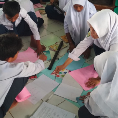 Tuntut Siswa Aktif, Guru MTsN 2 Rejang Lebong Padukan Metode Diskusi dan Eksperimen Pada Mapel Matematika