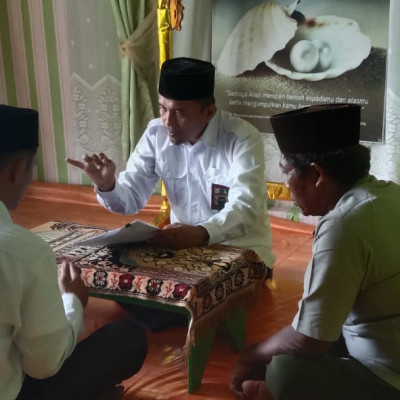 Kepala KUA Kecamatan Pasar Manna Bimbing Proses Mualaf