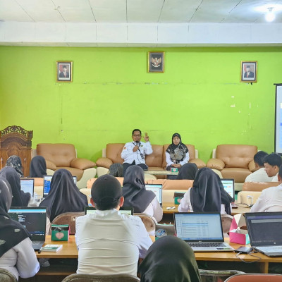 Buka Bimtek RDM, Kakan Kemenag Kaur: Pentingnya Kemampuan IT & Profesionalitas Bagi Guru