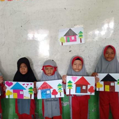 Kreativitas dalam Pembelajaran Matematika, Siswa MIS GUPPI 12 Lubuk Kembang Ciptakan Karya Unik dari Bangun Datar