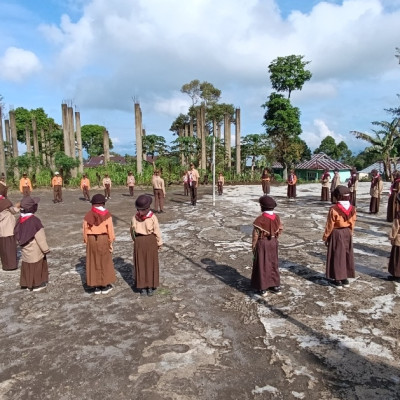 Membangun Karakter Siswa, MI Ar-Rahmah Gelar Persari Pramuka Siaga