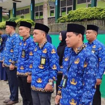 Ikuti Upacara Bulanan, KUA Kecamatan BI Siap Laksanakan Arahan Kakankemenag