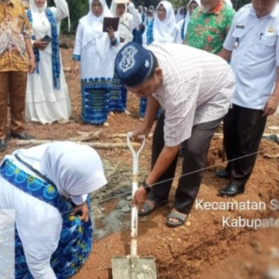 Peletakan Batu Pertama Gedung BKMT Kecamatan Sungai Rumbai Kotak Masuk  KUA Sungai Rumbai