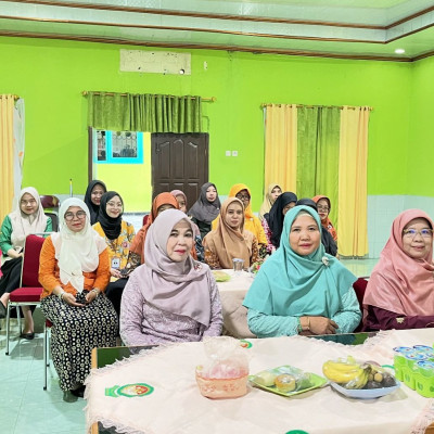 Seminar Nasional Etiket Sosial Perempuan Dalam Menjalankan Peran Publik