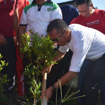 Giat Peringatan Hari Santri, ASN Kemenag Kota Gelar Senam dan Tanam Pohon