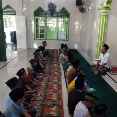 KBM Sholat Berjamaah Ashar MDTA Darussalam Desa Kungkai Baru Binaan KUA Air Periukan