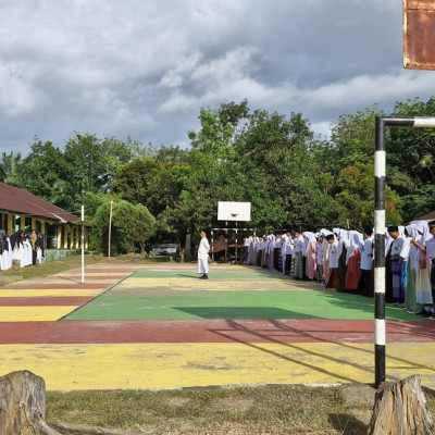 MTs N 2 BU Melaksanakan Apel Hari Santri