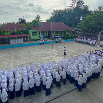 Memperingati Hari Santri MTs Negeri 2 Seluma Laksanakan Apel Pagi