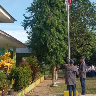 Bangkitkan Semangat Persatuan dan Kesatuan, MTsN 5 Mukomuko Gelar Upacara Hari Sumpah pemuda