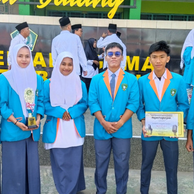 MAN 1 Raih Harapan 3 Lomba Vokal Grup Lagu Daerah