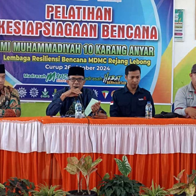 Pelatihan Kesiapsiagaan Gempa Bumi di MI Muhammadiyah 10 Karang Anyar