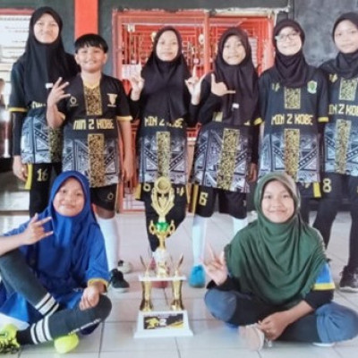 Siswi MIN 2 KoBe Raih Juara 2 Turnamen Women Dewa Futsal Cup