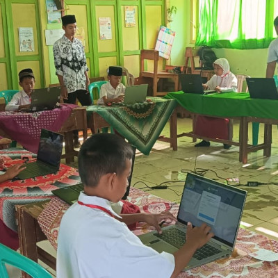 Pelaksanaan Hari Pertama ANBK di MIN 4 Rejang Lebong Berjalan Lancar