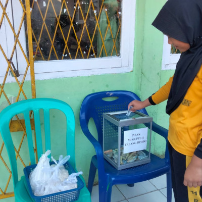 MI GUPPI 11 Talang Rimbo Tenanamkan Kebiasaan Berinfak Sejak Dini