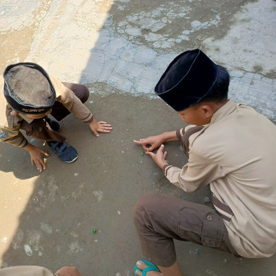 Siswa MIN 2 Bengkulu Tengah Lestarikan Permainan Tradisional Di Tengah Modernisasi