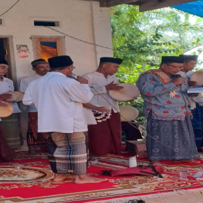 Hadroh dan Aqiqah  Menjaga Tradisi Di Tengah Modernitas Di Desa Niur Kecamatan Sukaraja