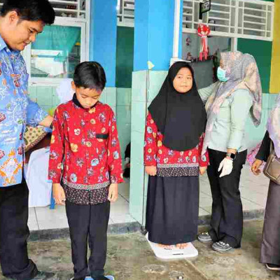 Puskesmas Tunas Harapan Gelar Penjaringan Kesehatan untuk Siswa Kelas 4 MIN 1 Rejang Lebong